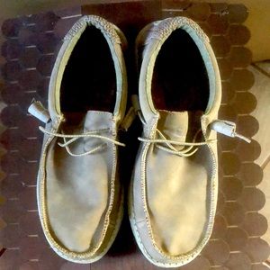 Hey Dude men’s shoes US 9.5